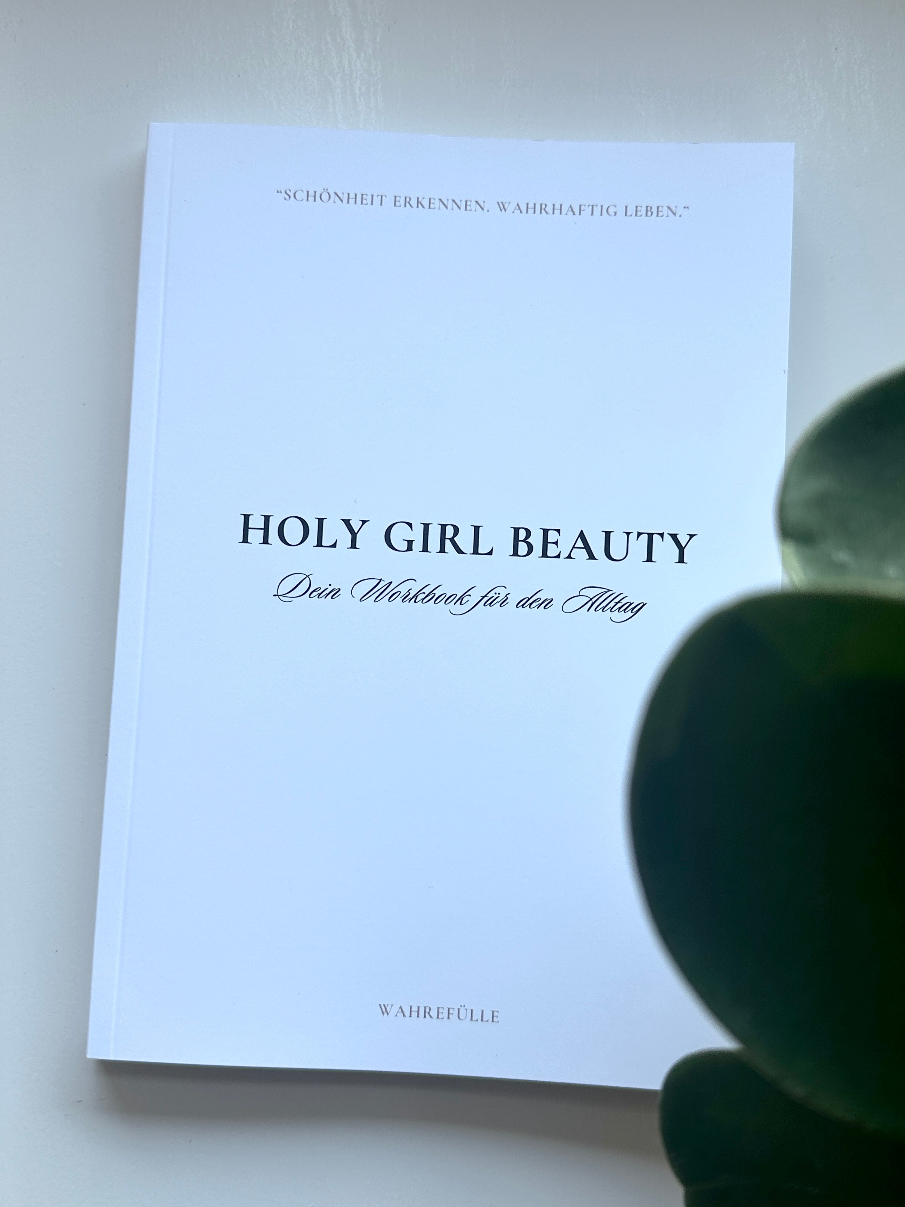 HOLY GIRL BEAUTY